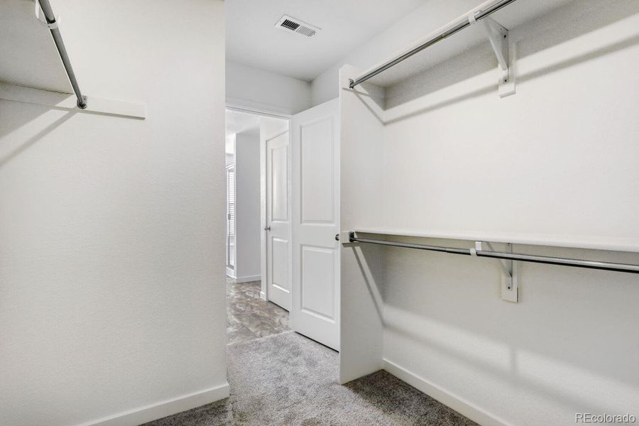 Spacious, unfurnished interior of a new home in Parterre, Thornton (Image 11). Spacious, unfurnished interior of a new home in Parterre, Thornton (Image 11).