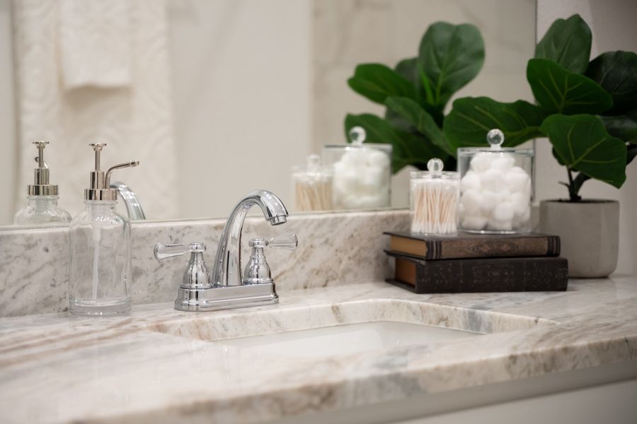 Representative interior finishes for a home built from the The Rose by Avonley Homes in Pinemont, Bryan (Image 21).