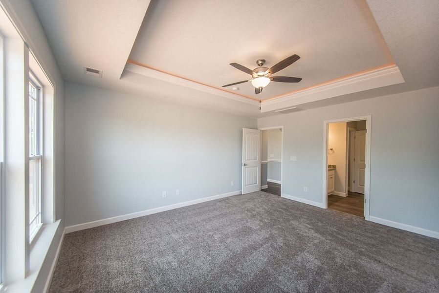 Representative unfurnished interior of a home built from the Franklin by Enchanted Homes in Guadalupe Heights, Seguin (Image 37).