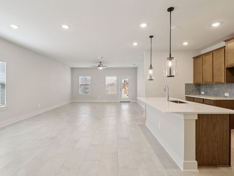 Image 31 of a home in Royal Crest.