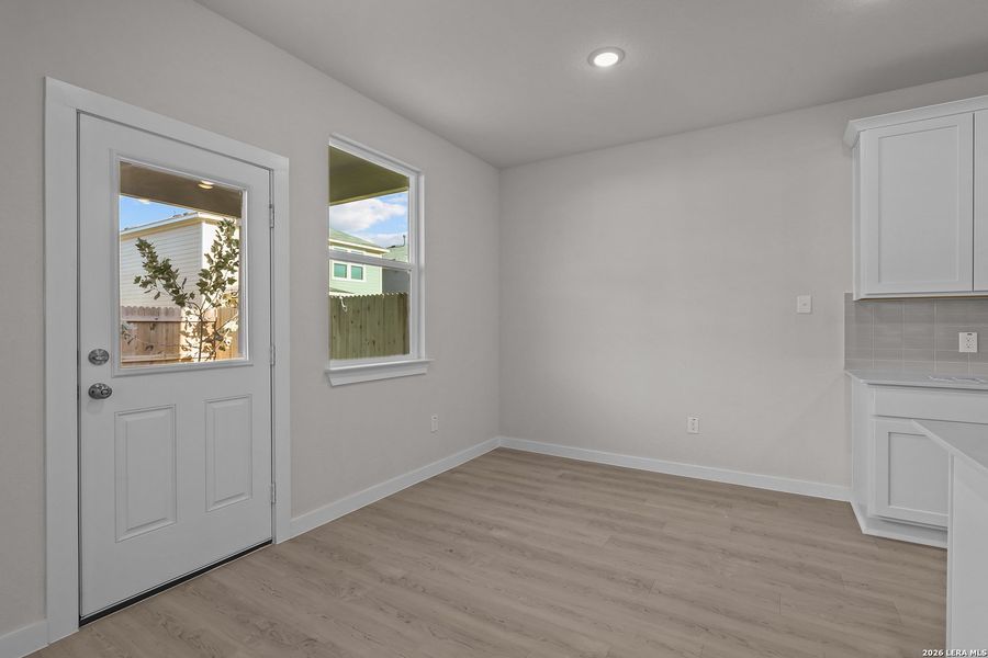 Spacious, unfurnished interior of a new home in Senna, Leon Valley (Image 16).