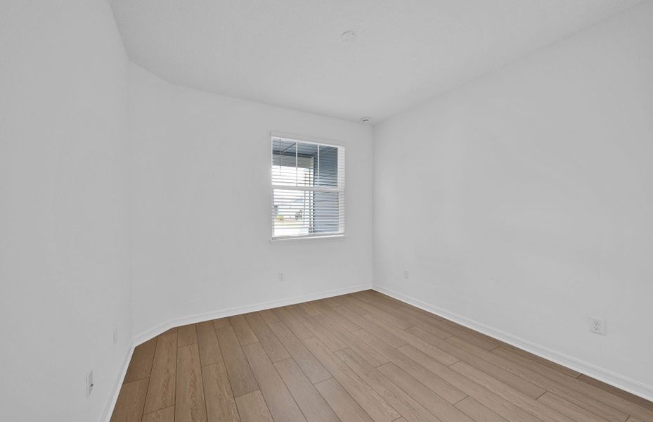 Spacious, unfurnished interior of a new home in Del Webb Wildlight, Yulee (Image 16).