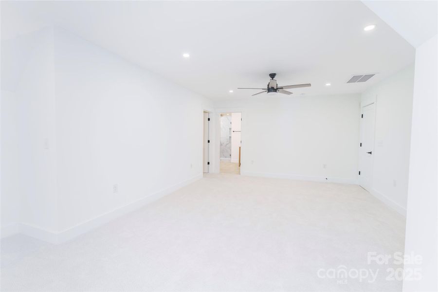 Spacious, unfurnished interior of a new home in , Denver (Image 14).
