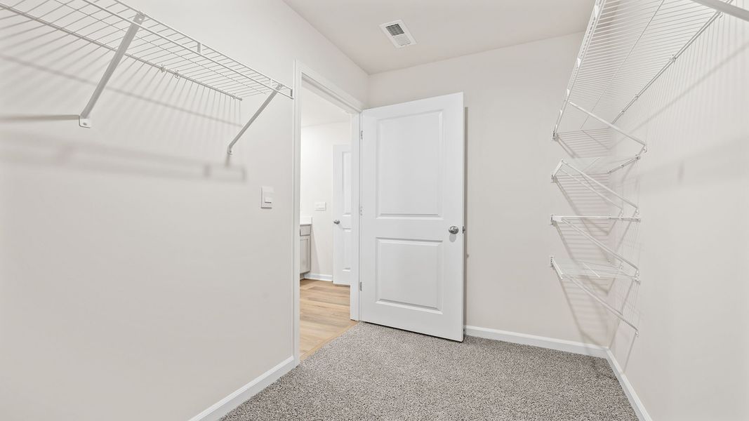 Spacious, unfurnished interior of a new home in Cascade Point, Seneca (Image 34).