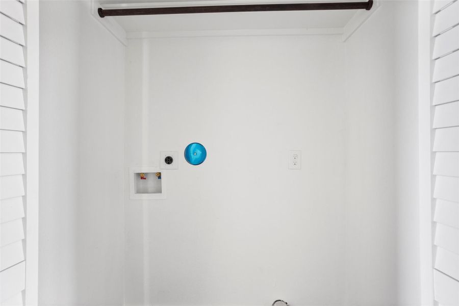 Close-up of interior finishes inside a home in , San Leon (Image 14).