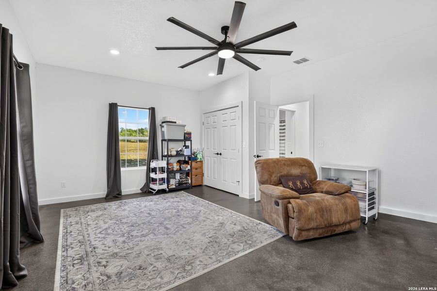 Furnished interior view inside a new home in , Kenedy (Image 29).