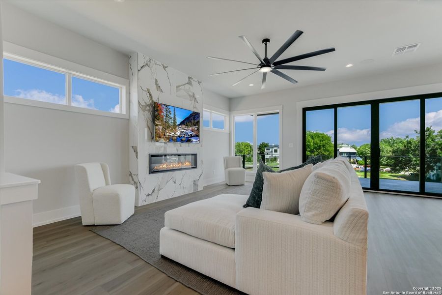 Furnished interior view inside a new home in , Kingsland (Image 11).