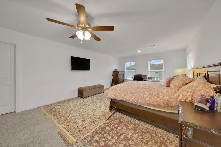 Furnished interior view inside a new home in , Tomball (Image 22).