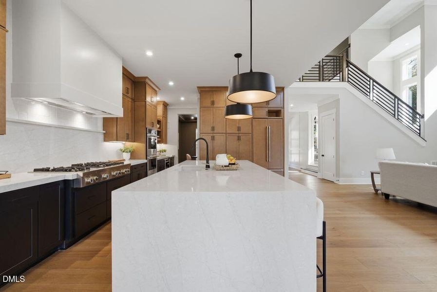 Butlers Pantry with Kitchen Butlers Pantry with Kitchen