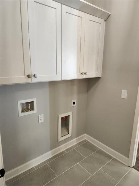 Spacious, unfurnished interior of a new home in Cooks Farm, Woodstock (Image 16).