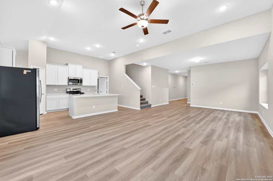 Spacious, unfurnished interior of a new home in Winding Brook, San Antonio (Image 37).