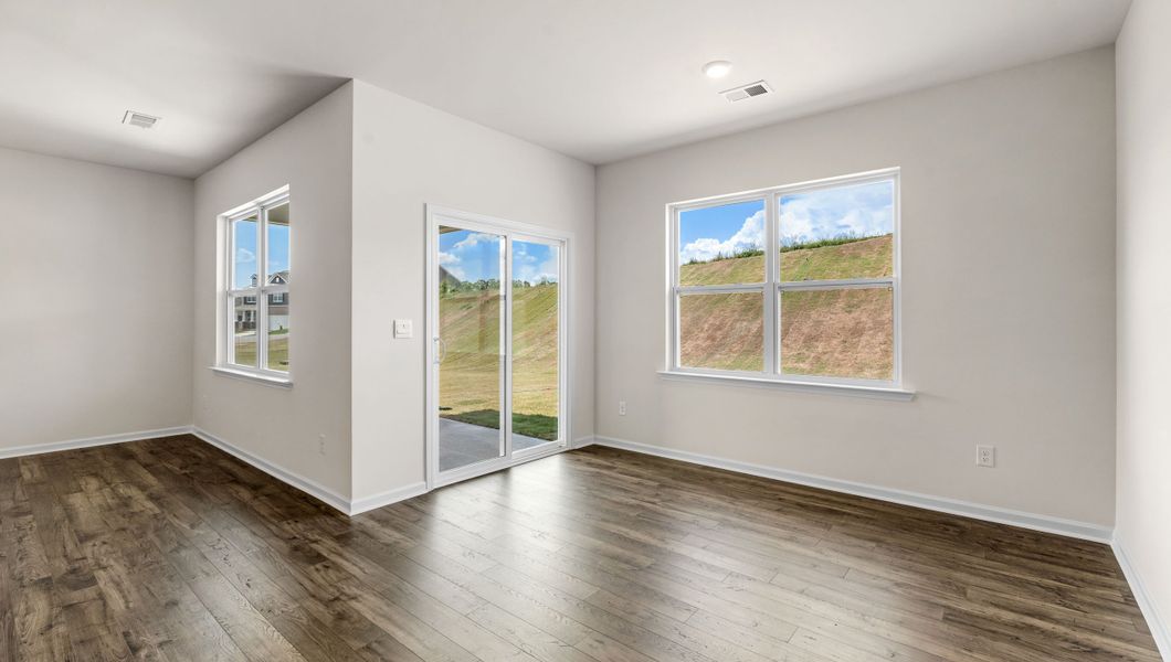 Spacious, unfurnished interior of a new home in Cascade Point, Seneca (Image 23).