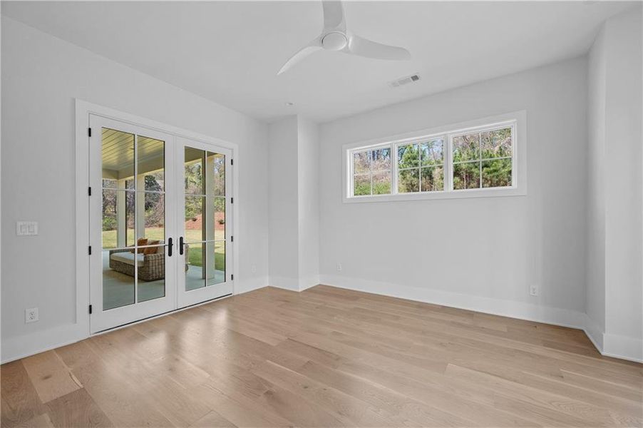 Spacious, unfurnished interior of a new home in , Roswell (Image 54).