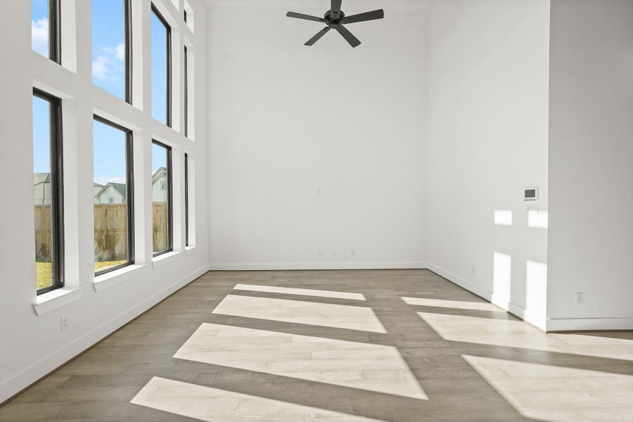 Spacious, unfurnished interior of a new home in Jubilee 45', 70', Hockley (Image 8).