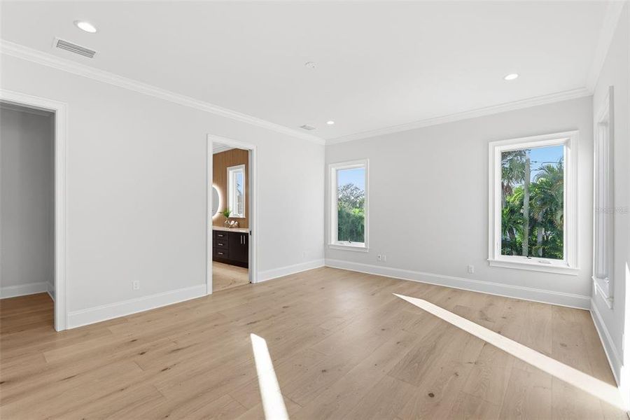 Spacious, unfurnished interior of a new home in , St. Petersburg (Image 69). Spacious, unfurnished interior of a new home in , St. Petersburg (Image 69).