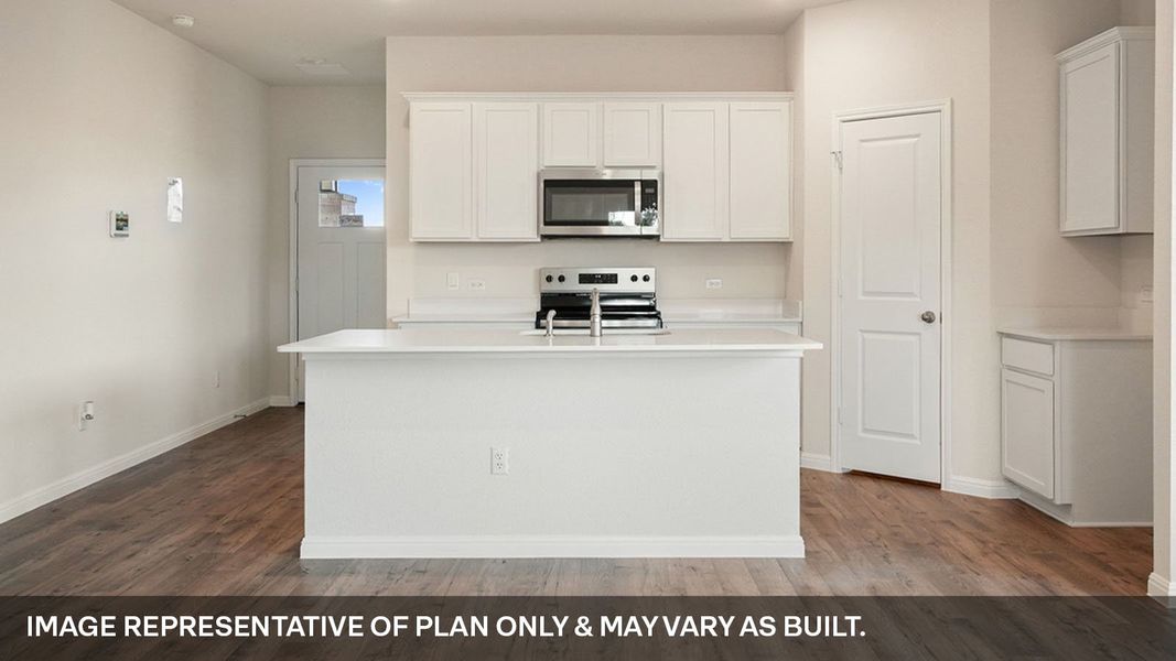 Representative furnished interior of a home built from the The Quincy by D.R. Horton in Thunder Rock, Marble Falls (Image 8).