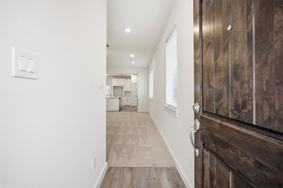 Spacious, unfurnished interior of a new home in Creekhaven, Iowa Colony (Image 13). Spacious, unfurnished interior of a new home in Creekhaven, Iowa Colony (Image 13).