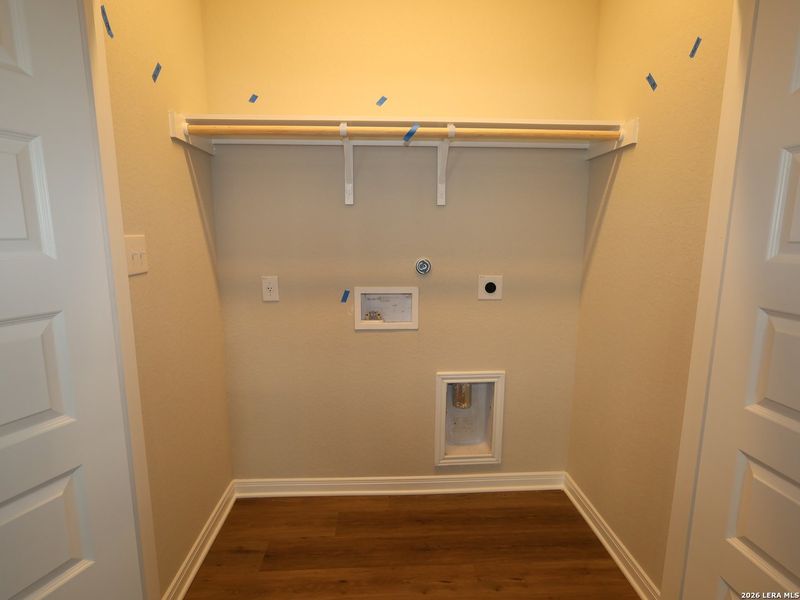 Spacious, unfurnished interior of a new home in Paloma Park, Converse (Image 25).