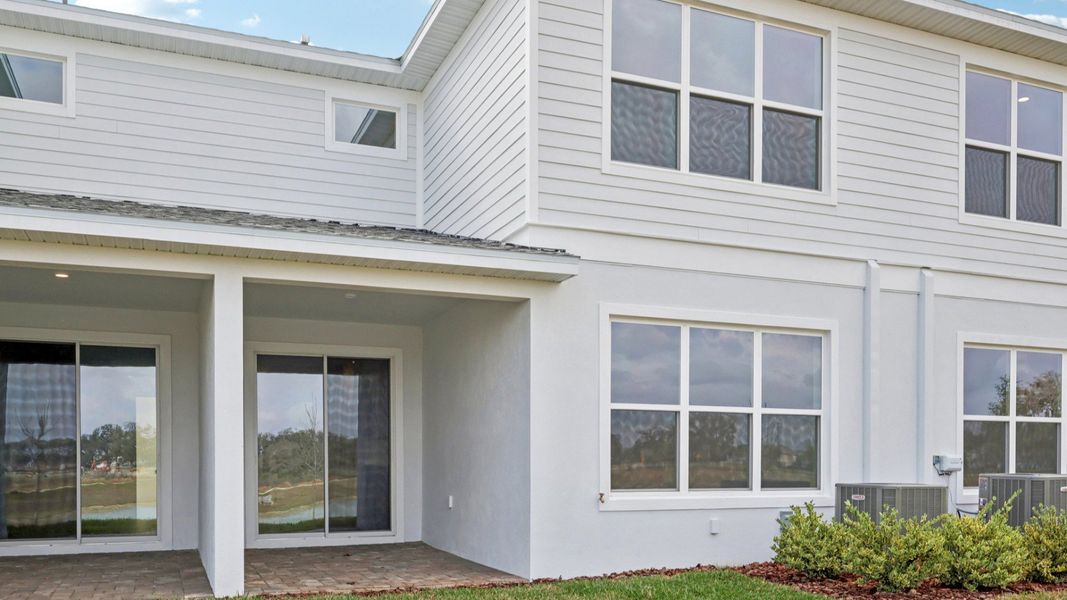 Exterior details and patio area of a home in Isla Mirada, San Antonio (Image 24).