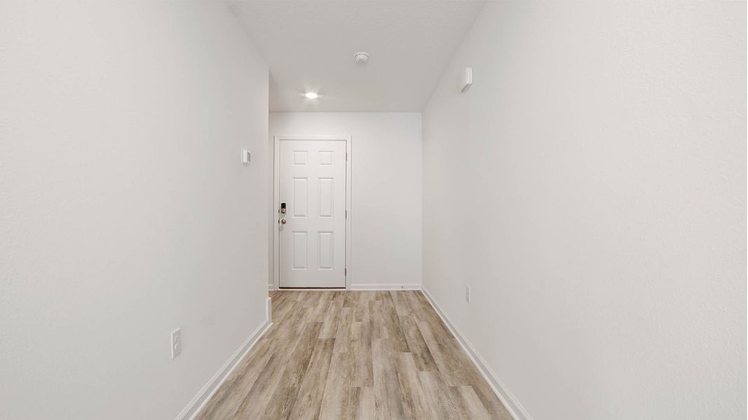 Representative unfurnished interior of a home built from the Robie by D.R. Horton in Riverwalk, Freeport (Image 17).