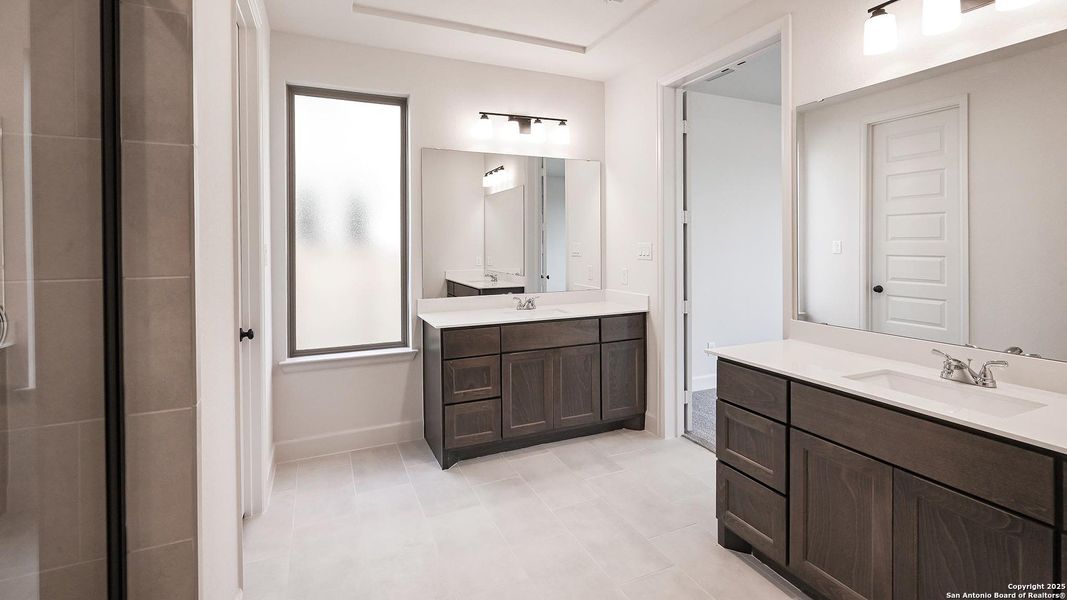 Furnished interior view inside a new home in Solms Landing 45', New Braunfels (Image 6).