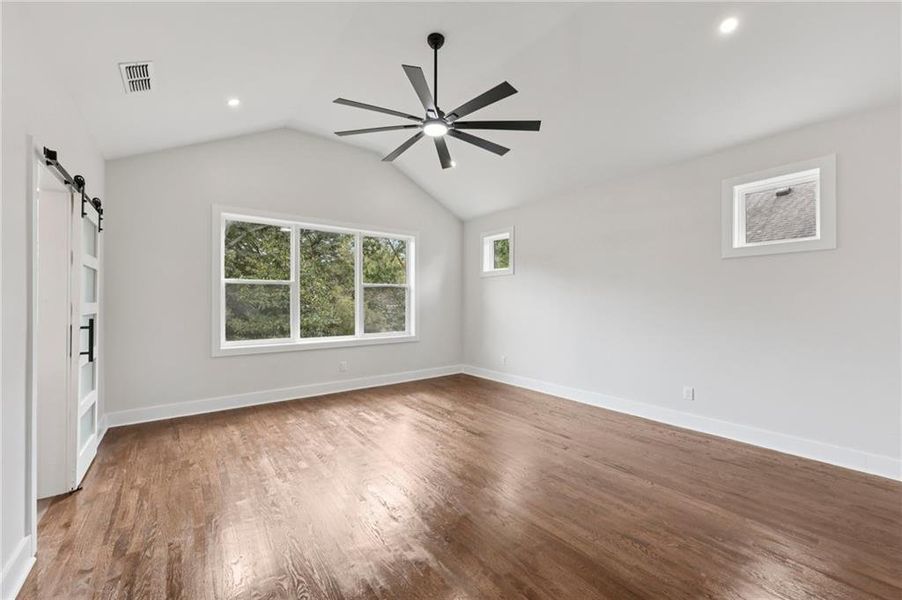 Spacious, unfurnished interior of a new home in , Atlanta (Image 21).