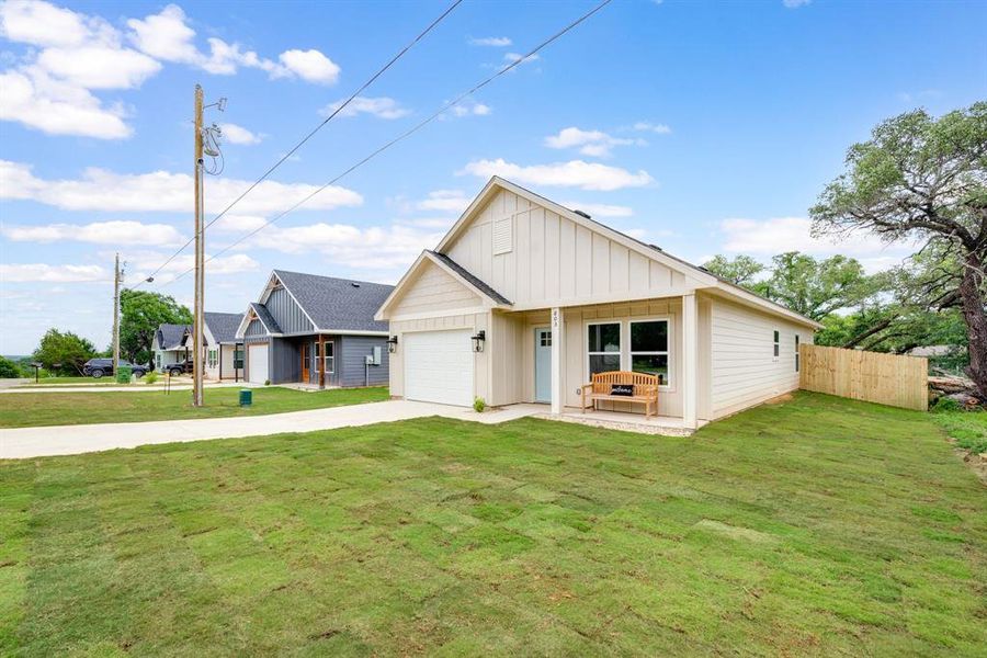 Exterior details and patio area of a home in , Granbury (Image 26).