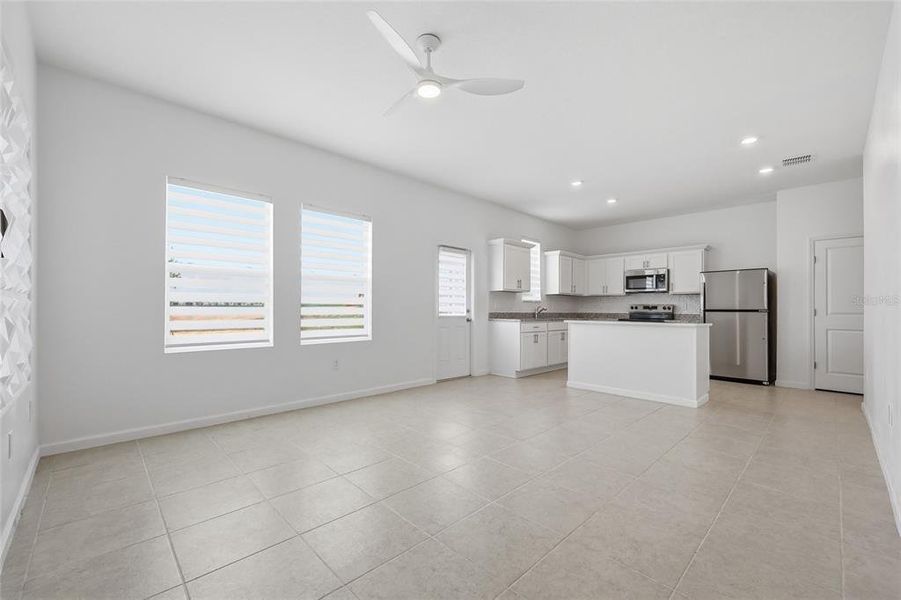 Spacious, unfurnished interior of a new home in , Lake Hamilton (Image 15). Spacious, unfurnished interior of a new home in , Lake Hamilton (Image 15).