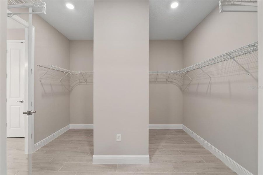 Spacious, unfurnished interior of a new home in , Ocala (Image 50).