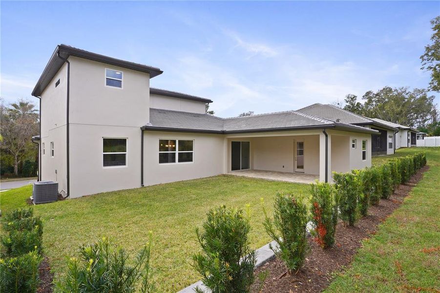 Exterior details and patio area of a home in , Apopka (Image 29).