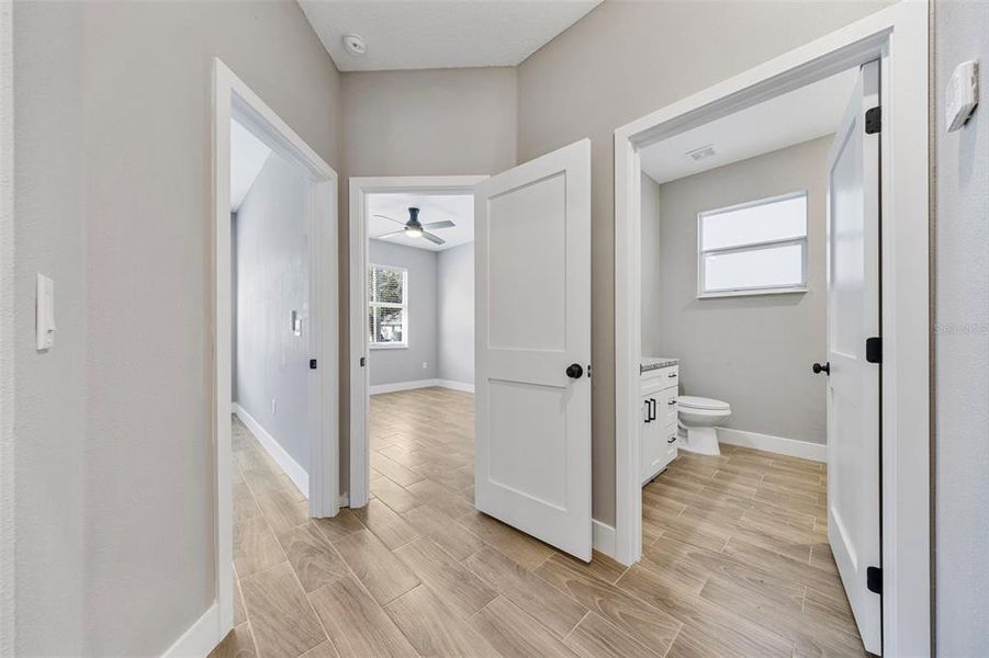 Spacious, unfurnished interior of a new home in , Tampa (Image 28).