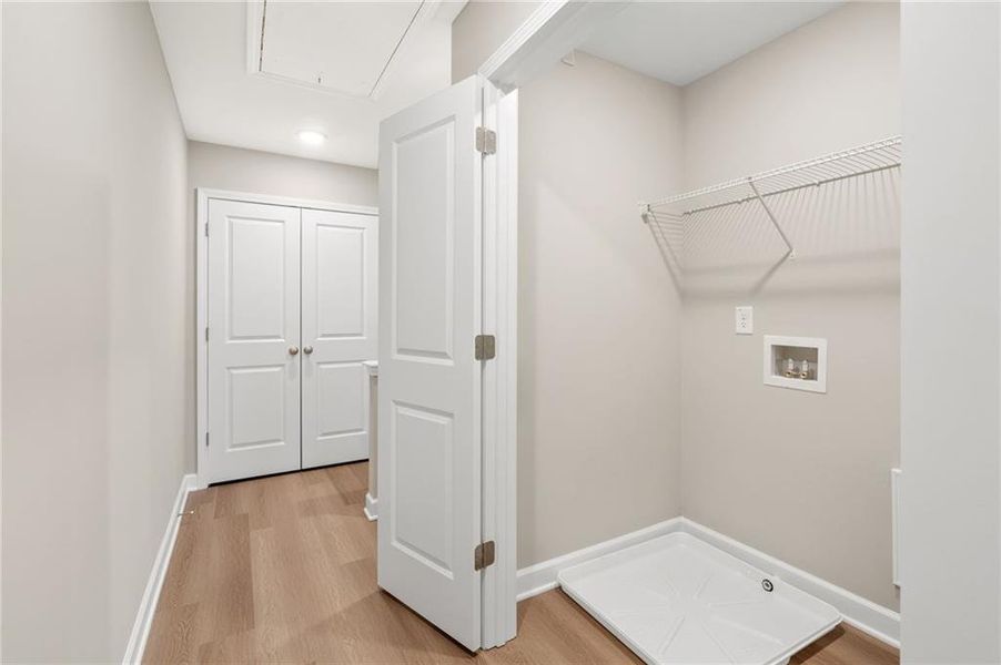 Spacious, unfurnished interior of a new home in Cherokee Township, Acworth (Image 21).