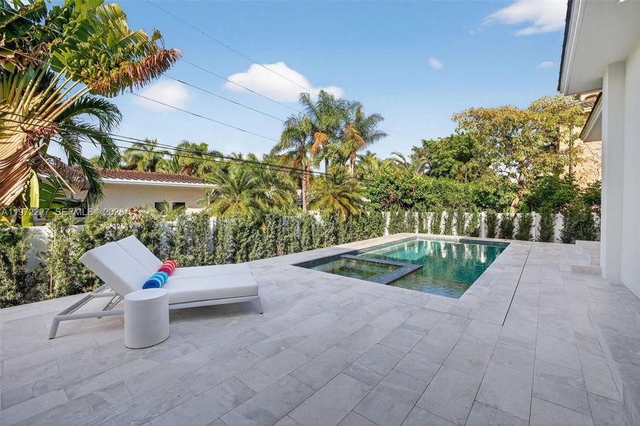 Exterior details and patio area of a home in , Fort Lauderdale (Image 25).