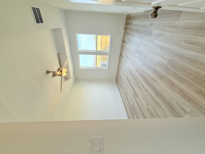 Spacious, unfurnished interior of a new home in Avery Centre, Round Rock (Image 6).