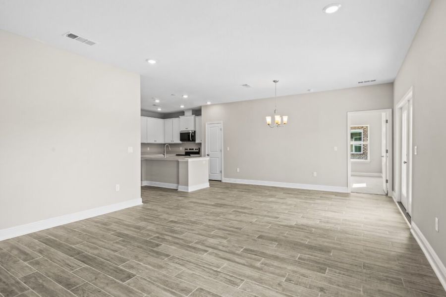 Spacious, unfurnished interior of a new home in Natureview, Freeport (Image 31).