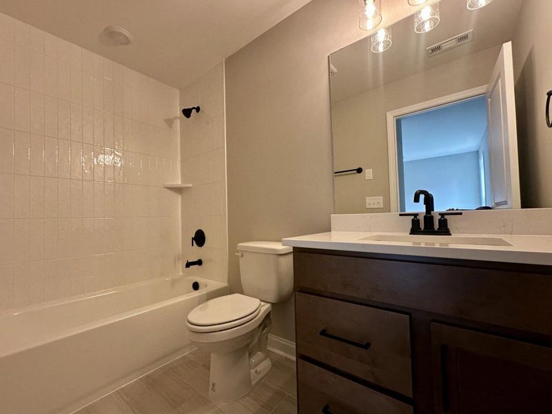 Monroe B Bathroom 5 Monroe B Bathroom 5