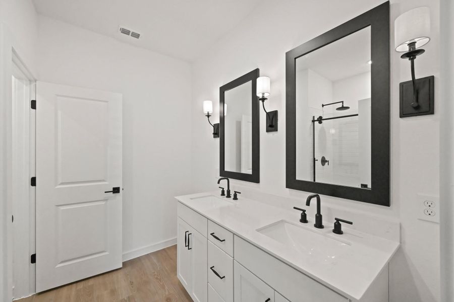 Relaxing primary bath Relaxing primary bath