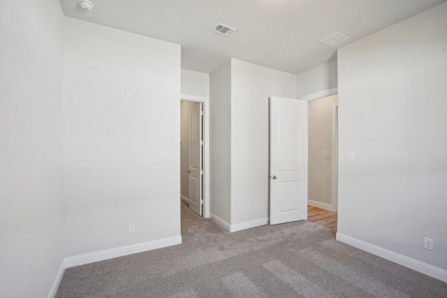 Spacious, unfurnished interior of a new home in Sienna 65', Missouri City (Image 12). Spacious, unfurnished interior of a new home in Sienna 65', Missouri City (Image 12).