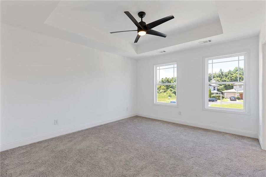 Spacious, unfurnished interior of a new home in , Atlanta (Image 14).