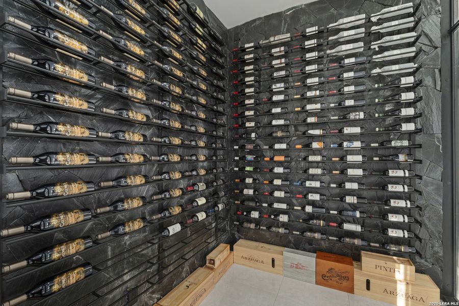 Condo located in San Antonio, TX showcasing its design and architecture (Image 5).