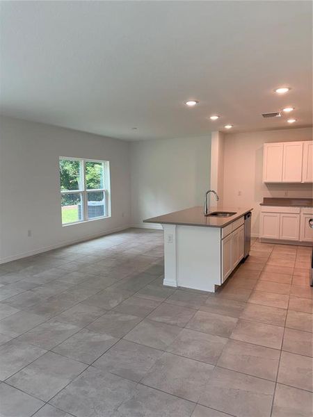 Spacious, unfurnished interior of a new home in Beresford Woods, Deland (Image 7). Spacious, unfurnished interior of a new home in Beresford Woods, Deland (Image 7).