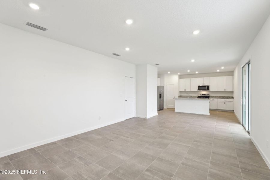 Spacious, unfurnished interior of a new home in Lakes at Bella Lago - Signature Series, Green Cove Springs (Image 32). Spacious, unfurnished interior of a new home in Lakes at Bella Lago - Signature Series, Green Cove Springs (Image 32).