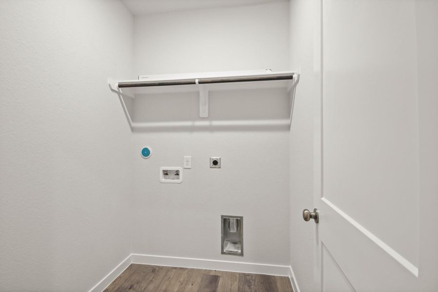 Spacious, unfurnished interior of a new home in Crockett Meadows, Cut and Shoot (Image 13).