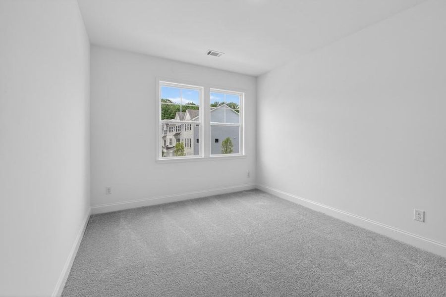 Spacious, unfurnished interior of a new home in Auburn Glen, Dacula (Image 22).
