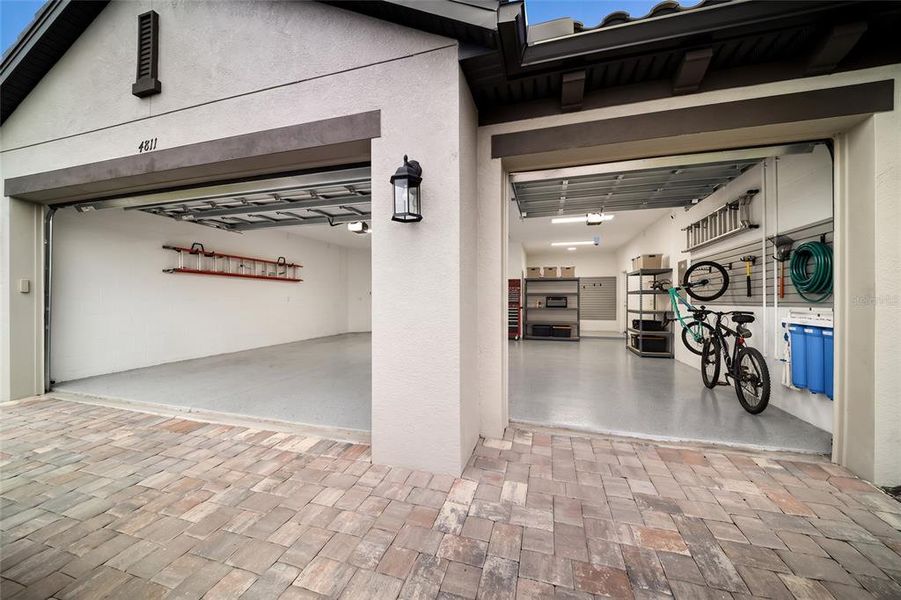 Exterior details and patio area of a home in Sweetwater at Lakewood Ranch, Bradenton (Image 4).