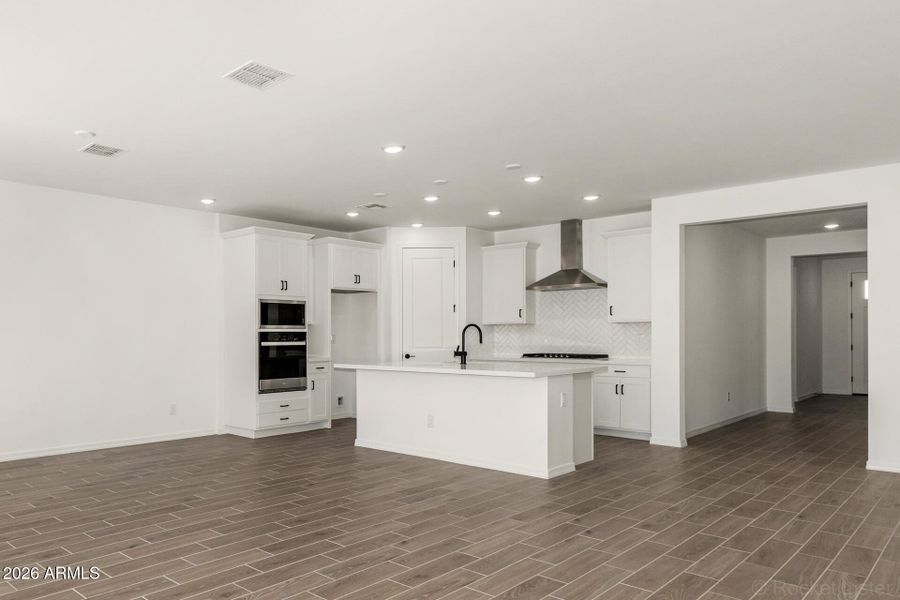 PHX_TylerRanch_Lot 2038_Azure_24197_kitc