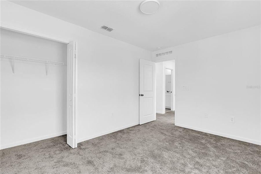 Spacious, unfurnished interior of a new home in Cascades, Davenport (Image 12).