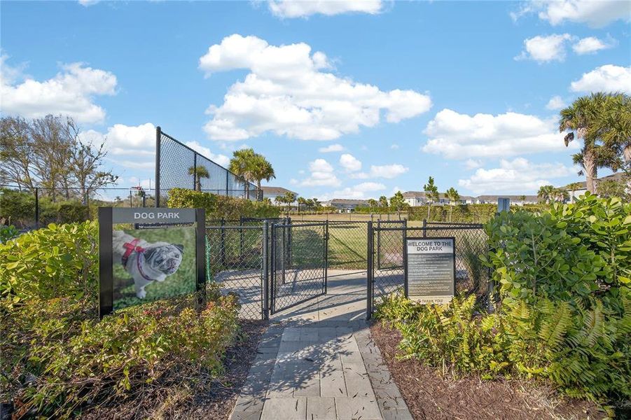 Community amenities in , Nokomis (Image 54).