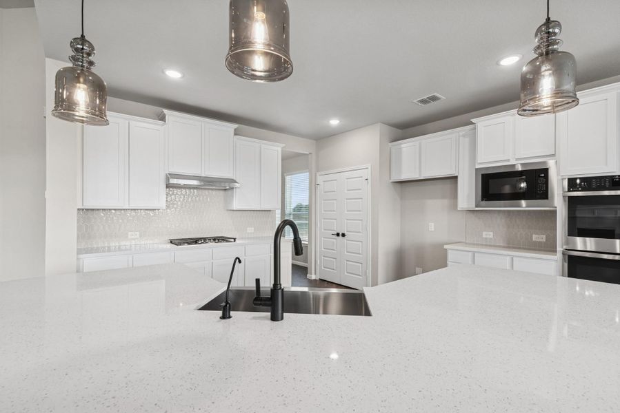 Stunning kitchen (*Photo not of actual home and used for illustration purposes only.) Stunning kitchen (*Photo not of actual home and used for illustration purposes only.)