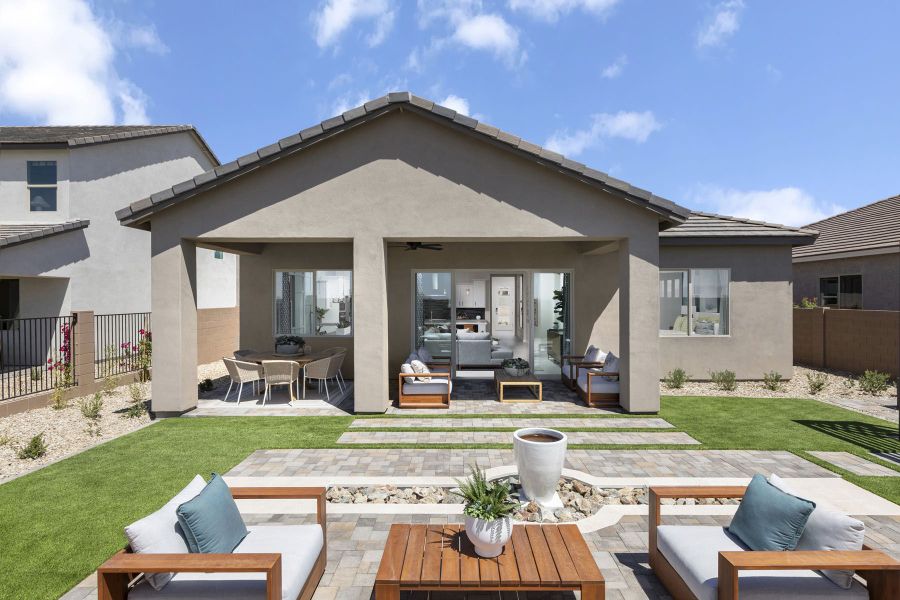 Representative exterior details of a home built from the Aqua by Mattamy Homes in White Tank Vistas, Waddell (Image 4).
